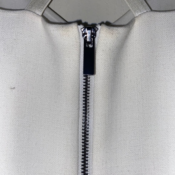 Cream colored  skater dress - Picture 3 of 4